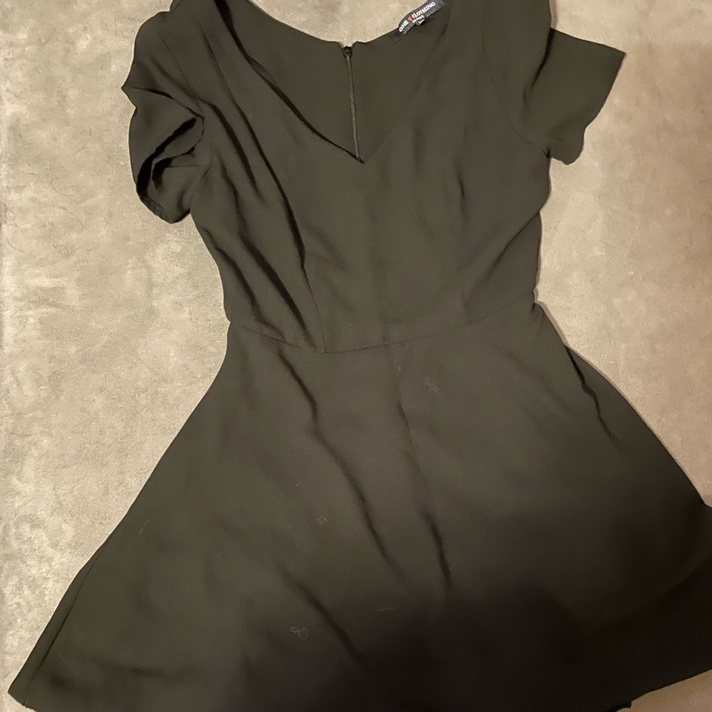 black flowy dress